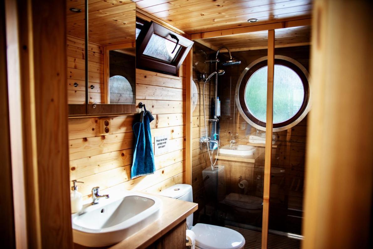 Houseboat Bonanza Prague Hotel Kültér fotó